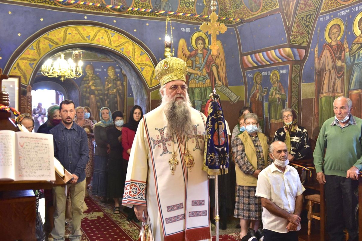 Popas duhovnicesc la Biserica „Sfinții Arhangheli” din Călimăneşti, județul Vâlcea 149242