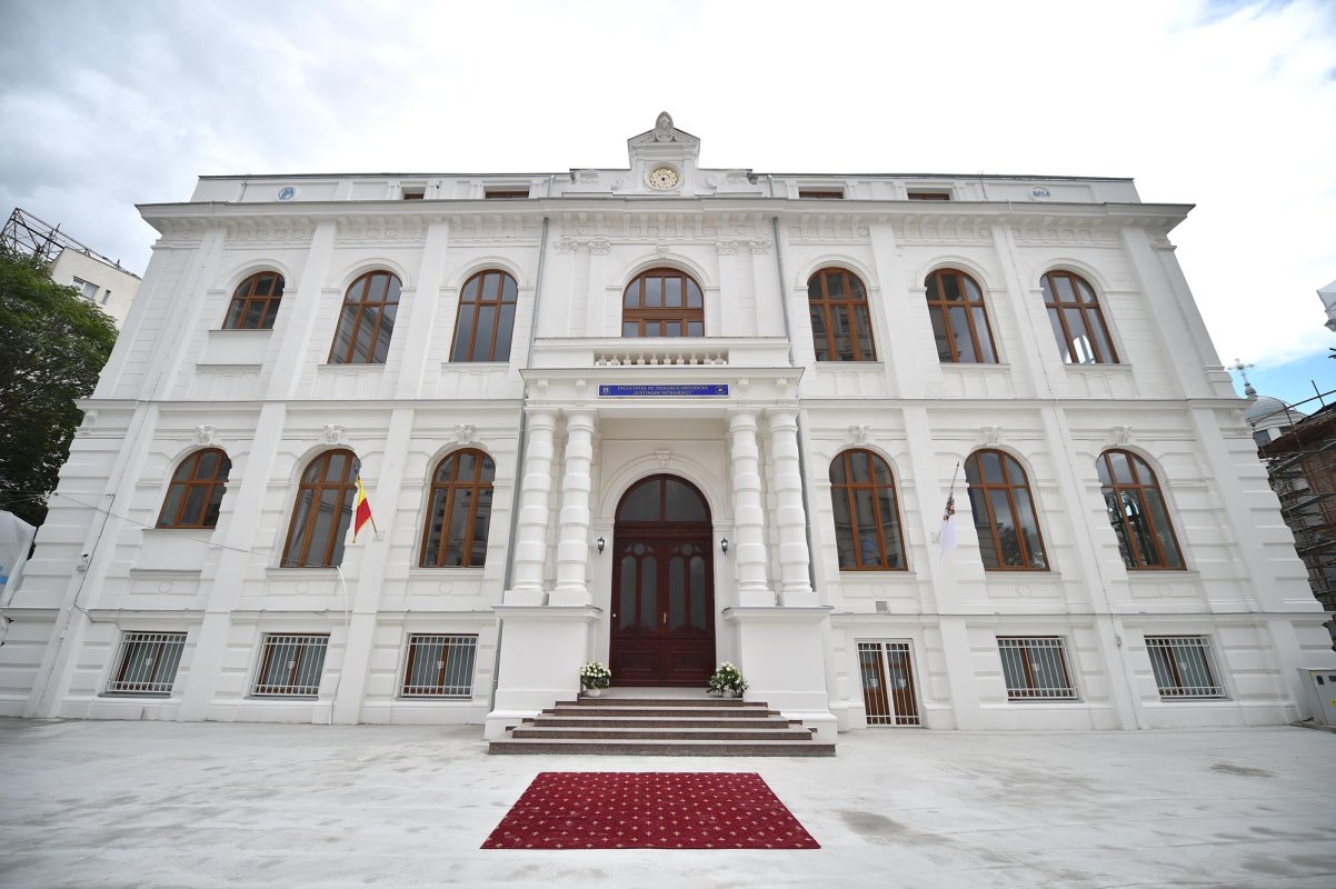 Examen de admitere la studiile de licență la Facultatea „Justinian Patriarhul” 149399