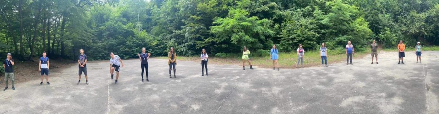 Tineri pelerini pe drumul mănăstirilor vâlcene 149385