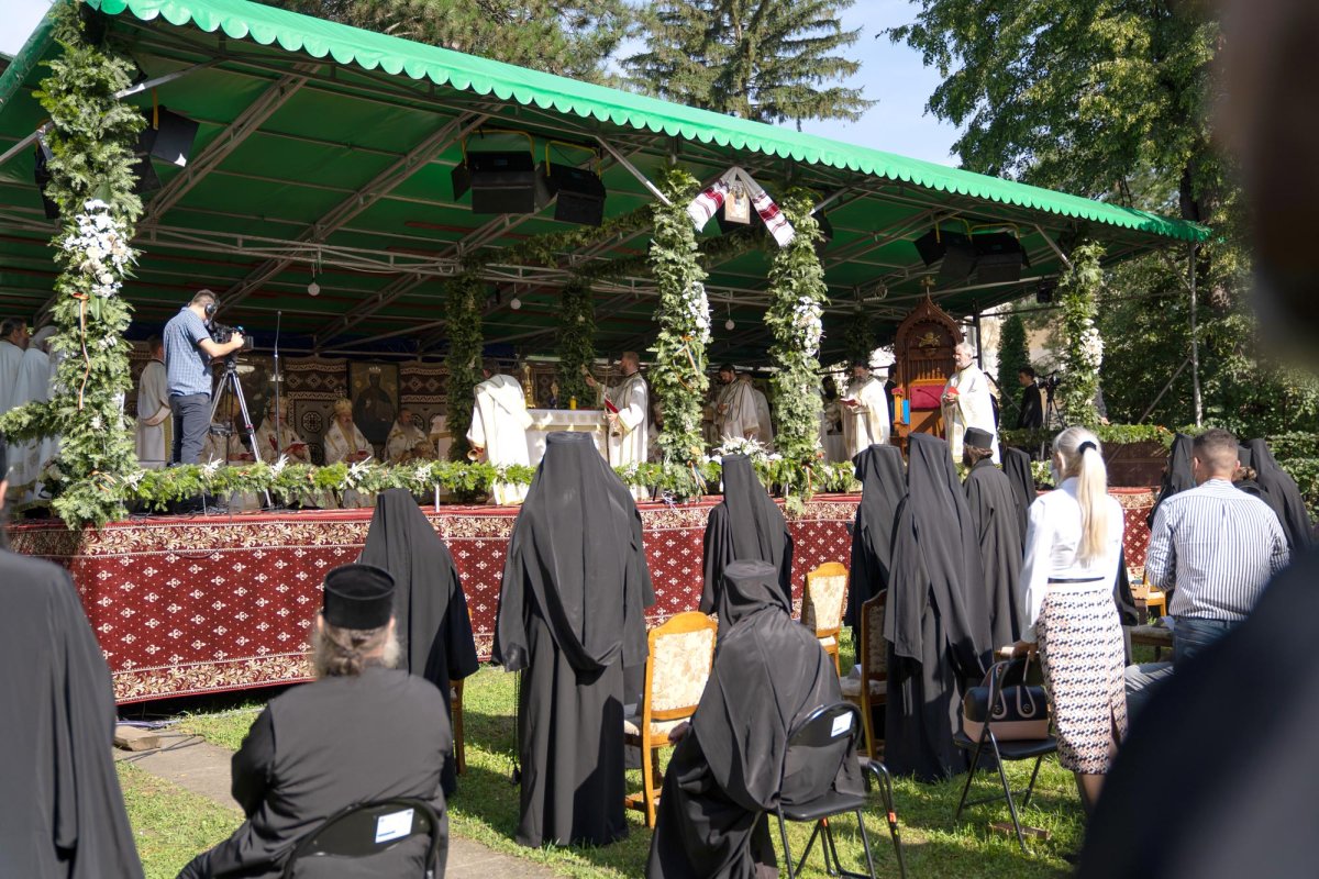 Clericii și credincioșii din Bucovina și-au primit noul Arhiepiscop 149477