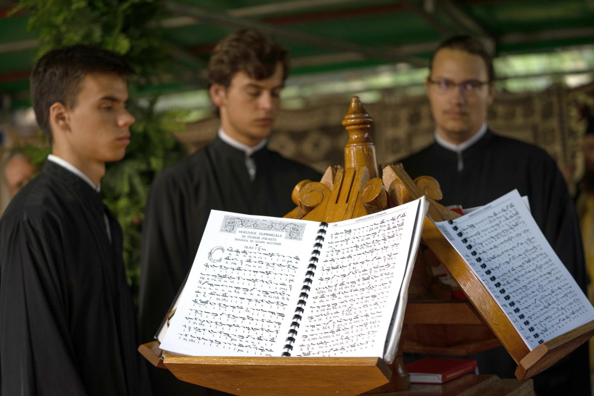 Clericii și credincioșii din Bucovina și-au primit noul Arhiepiscop 149487