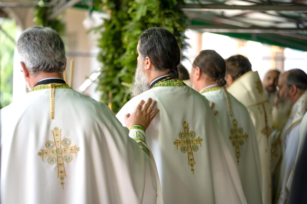 Clericii și credincioșii din Bucovina și-au primit noul Arhiepiscop 149501