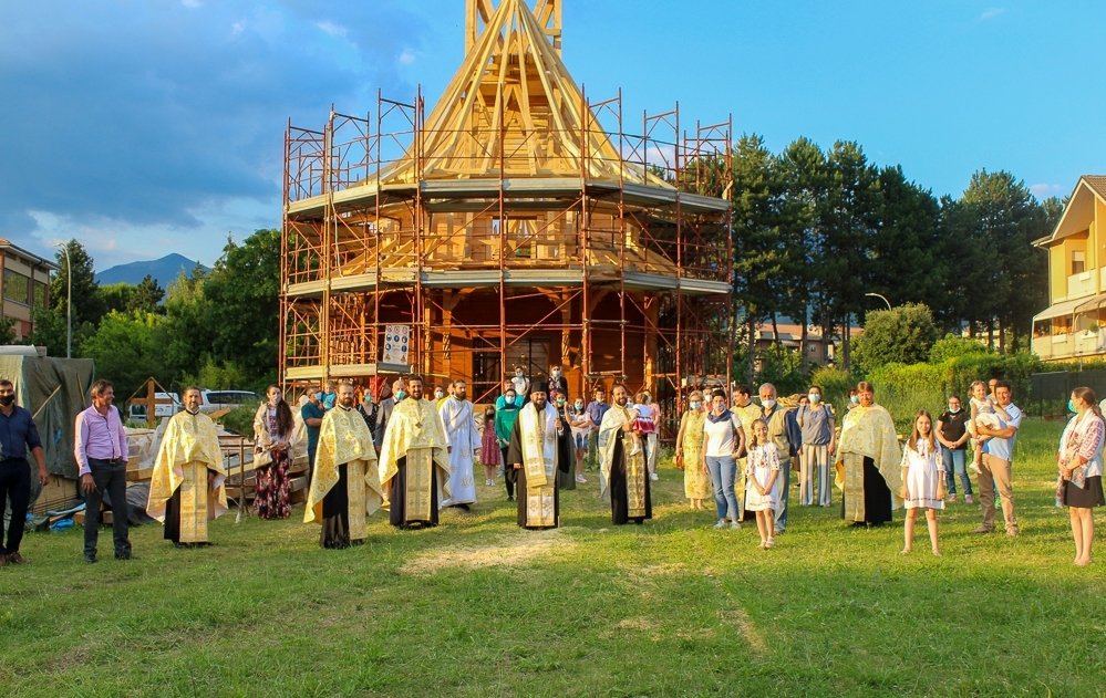 Slujire și misiune  în pandemie pentru românii din Italia 149147