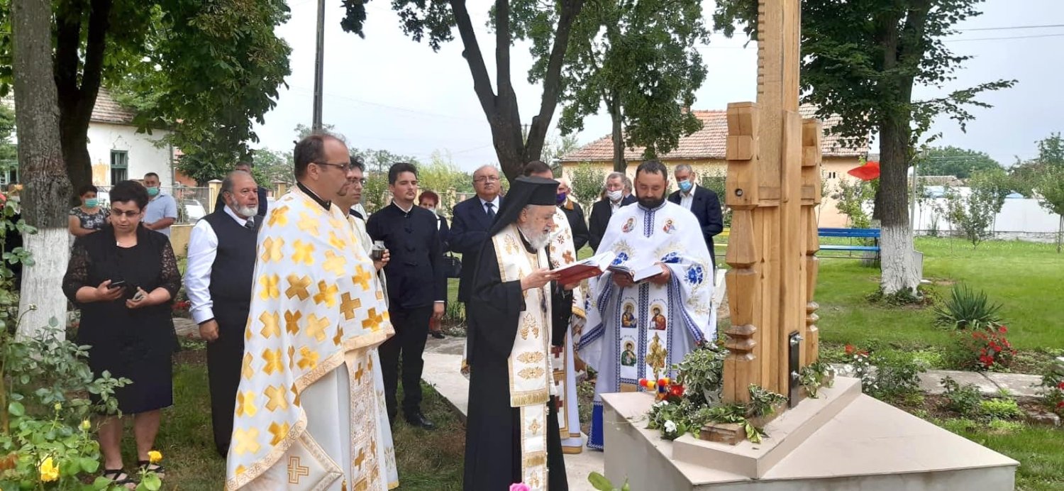 Sfințirea picturii bisericii parohiei arădene Hunedoara Timișană 149652