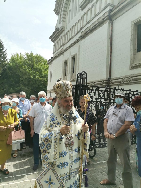 Slujire arhierească la Catedrala Arhiepiscopală din Galaţi 149659