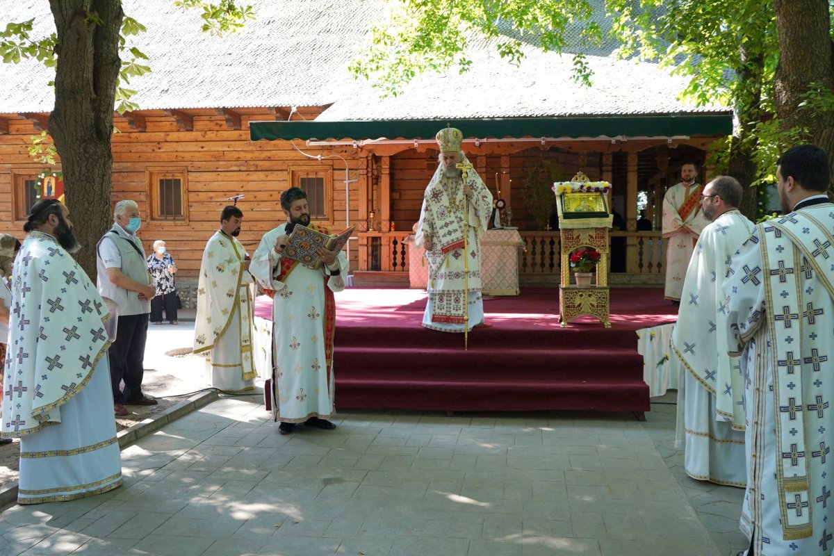 Binecuvântare arhierească la hramul Mănăstirii Lacu Sărat 149742