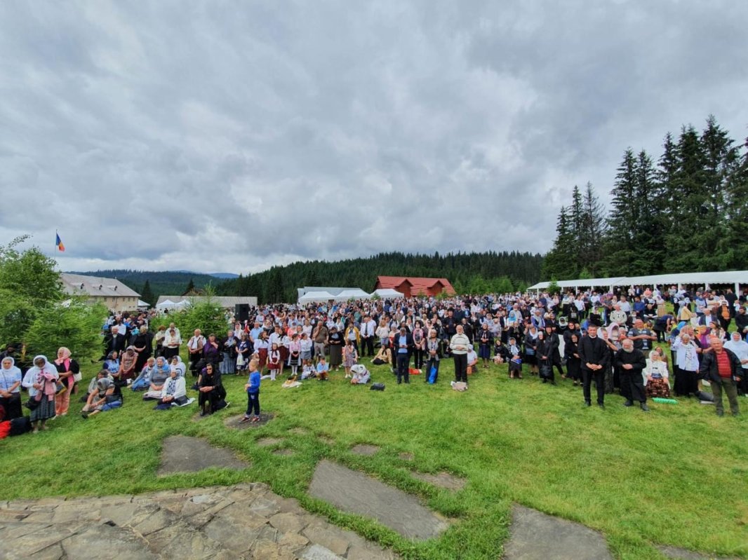 Liturghie arhierească la Mănăstirea Oașa, Alba 149798