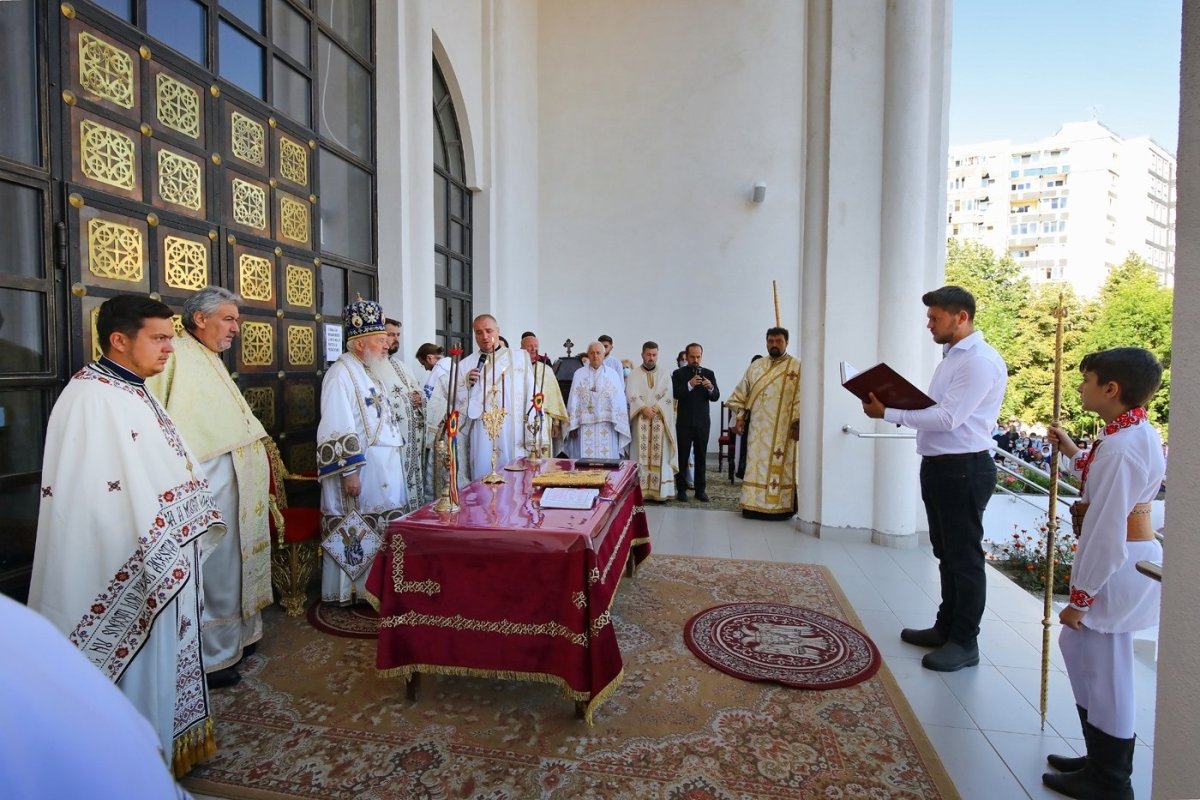 Binecuvântare pentru credincioşii din cartierul clujean Mănăştur 150091