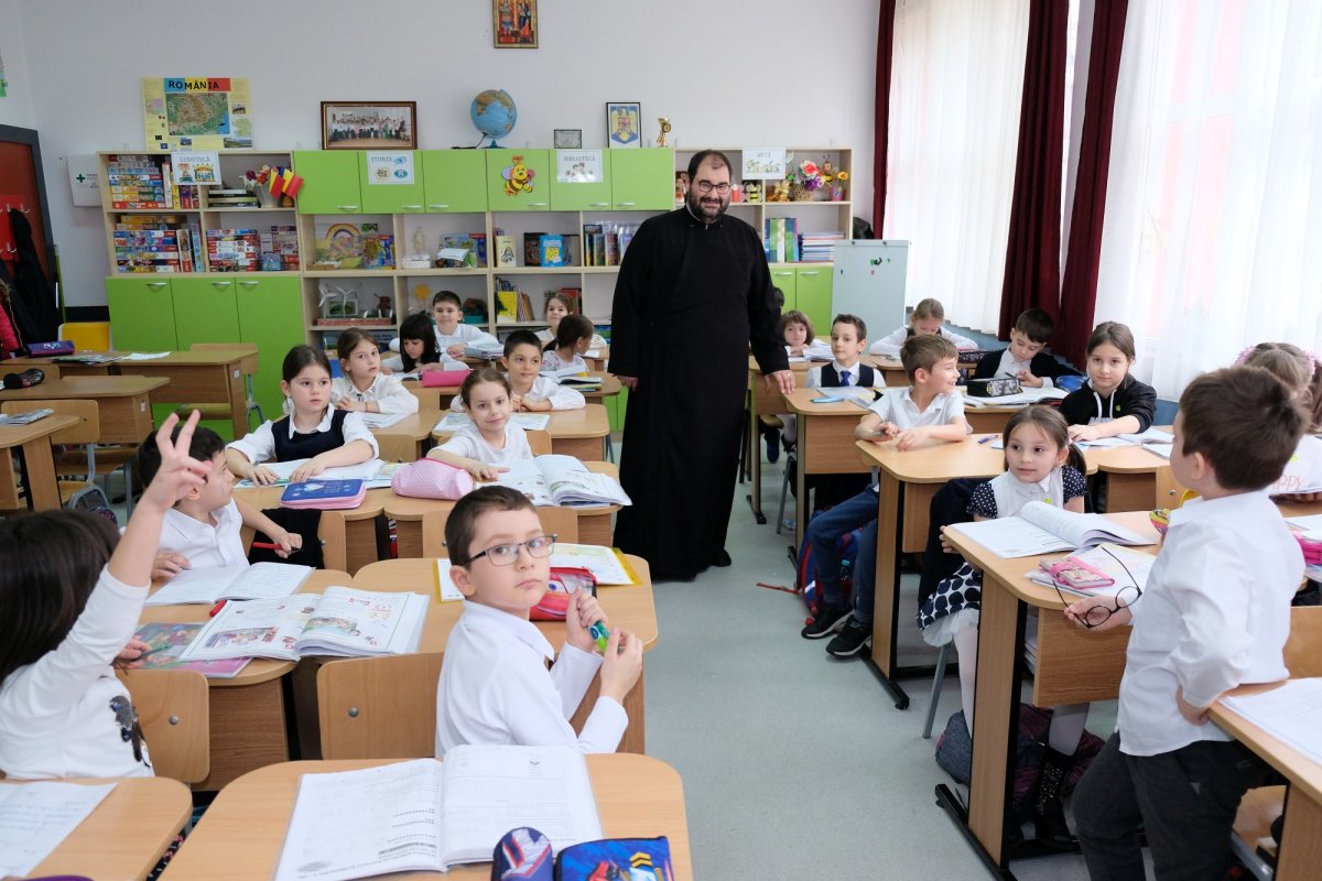 „Misiunea de profesor de religie m-a ales mai mult decât am ales-o eu” 150080