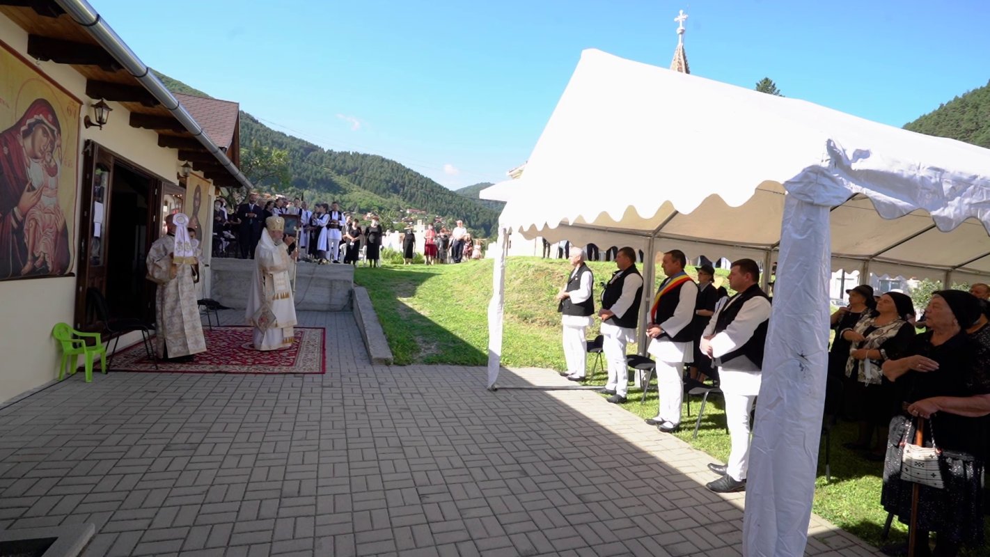 Slujire arhierească la Gura Râului, Sibiu 150096
