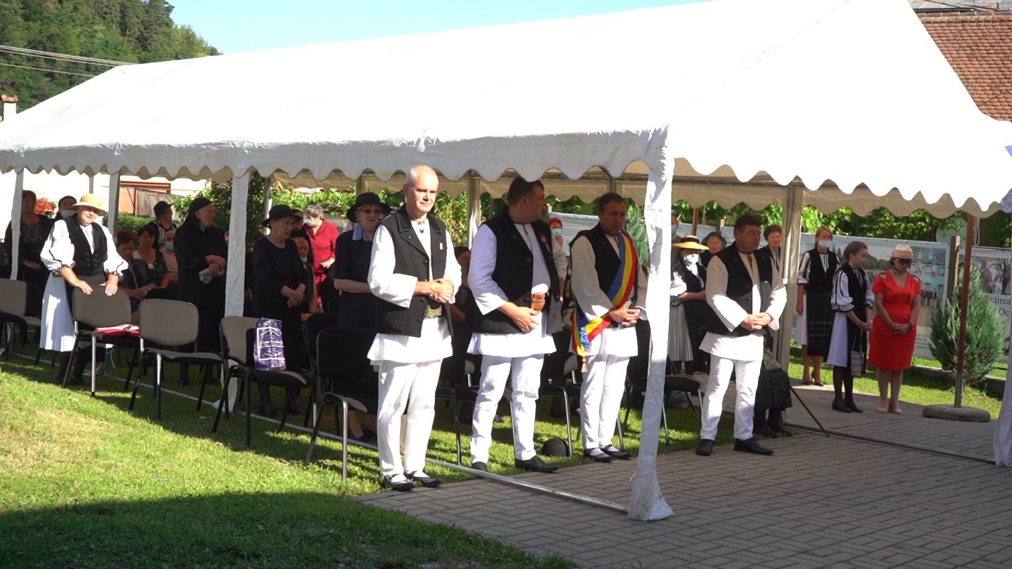 Slujire arhierească la Gura Râului, Sibiu 150100