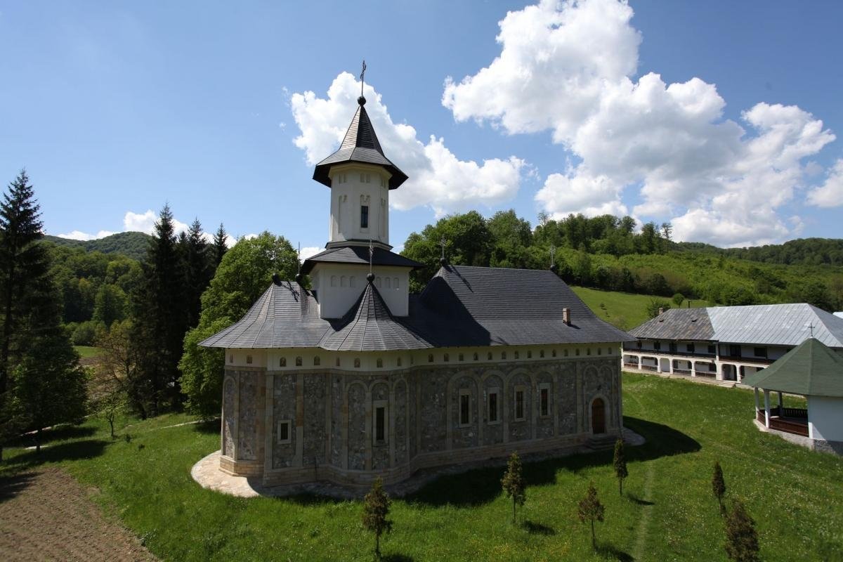 Să ajutăm 15 copii sărmani să meargă în excursie! 150189