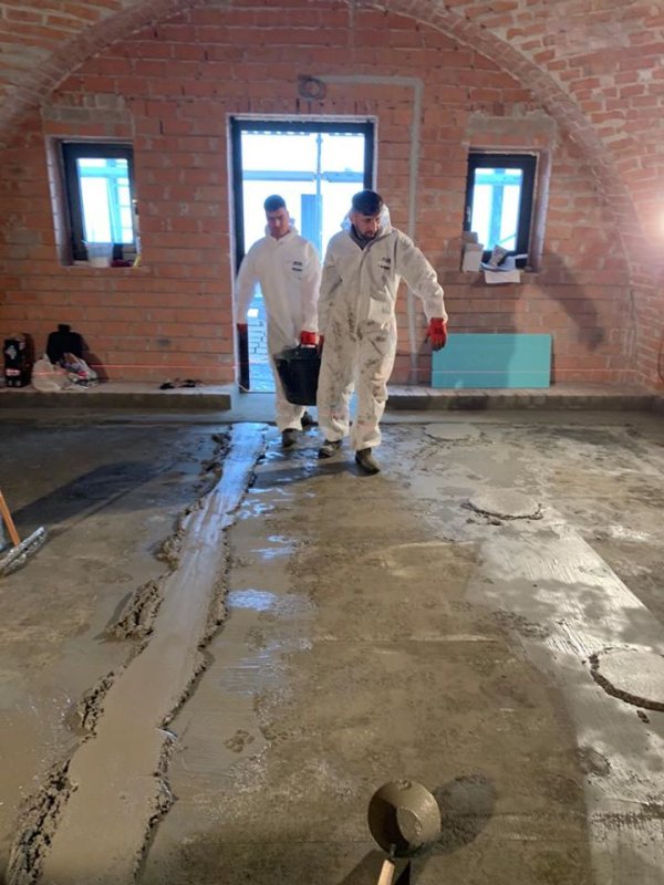 Lucrări la baptisteriul şi capela Centrului bisericesc românesc  din München 150294