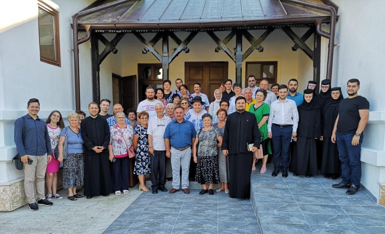 Pelerini albaiulieni în localitatea Băsești, județul Maramureș 150281