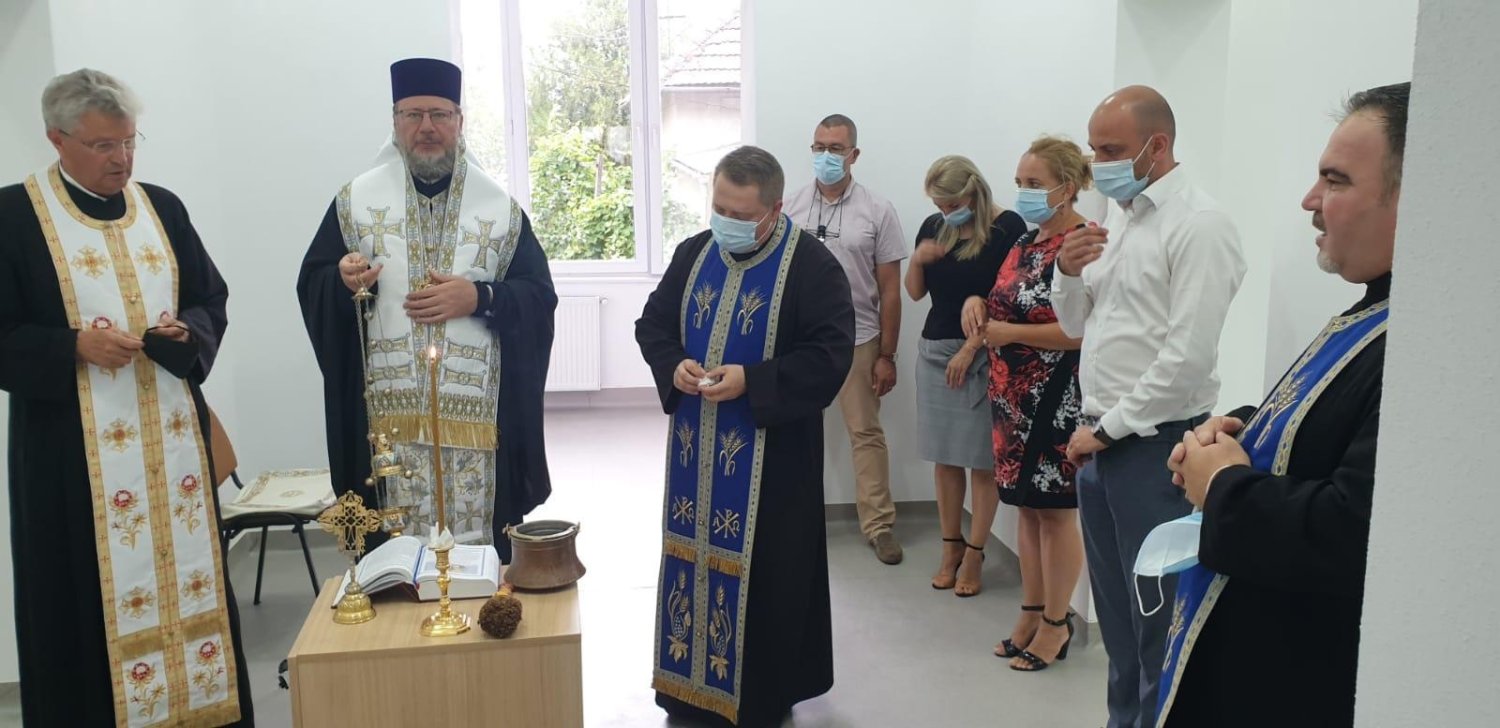 Sfințirea unui centru medical din Parohia Pâncota, județul Arad 150303