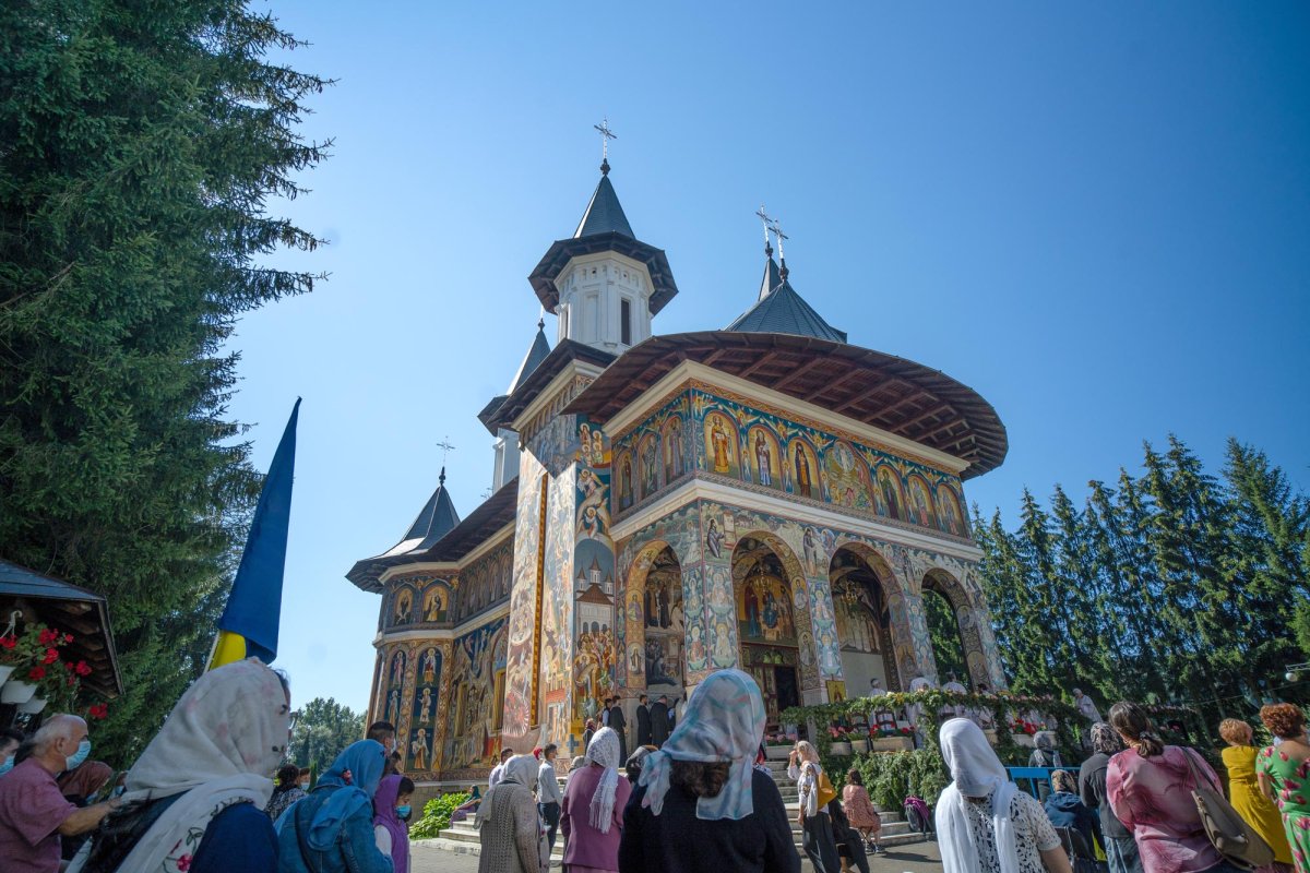 Seminarul Teologic de la Neamţ şi-a sărbătorit ocrotitorul 150378