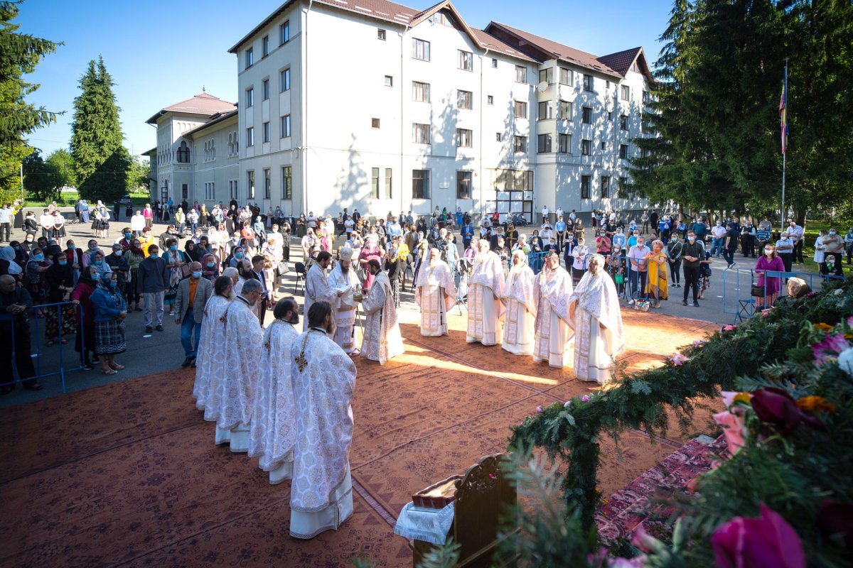 Seminarul Teologic de la Neamţ şi-a sărbătorit ocrotitorul 150379