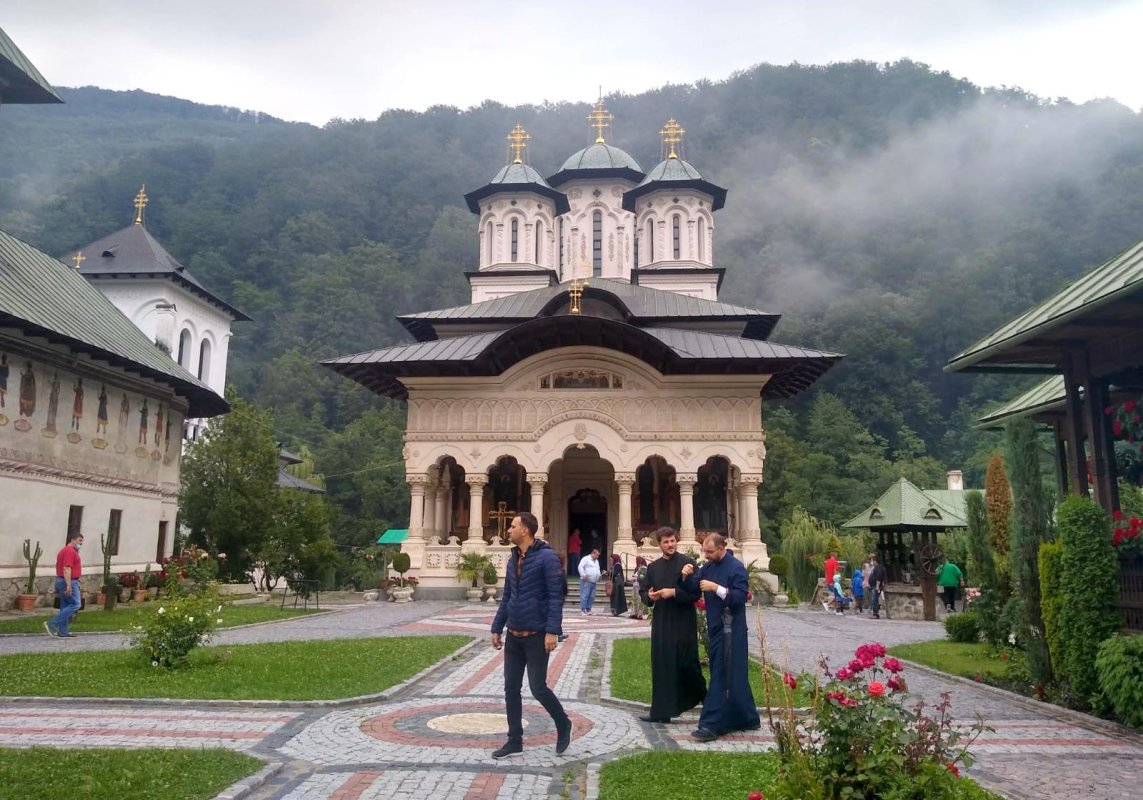 Slujiri și binecuvântări în eparhii din Mitropolia Olteniei 150453