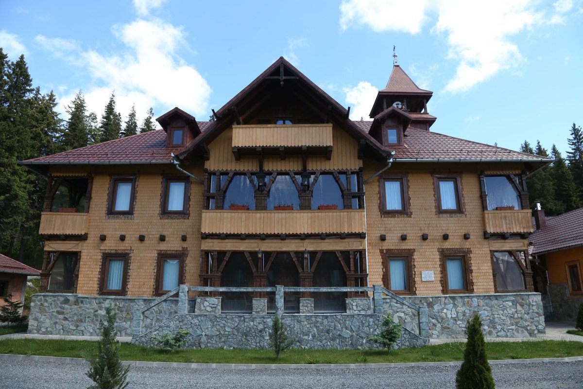 Schitul Păltiniș: lumina credinței și a cunoașterii 150062