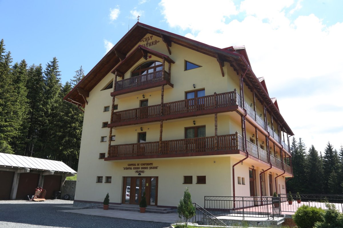 Schitul Păltiniș: lumina credinței și a cunoașterii 150063