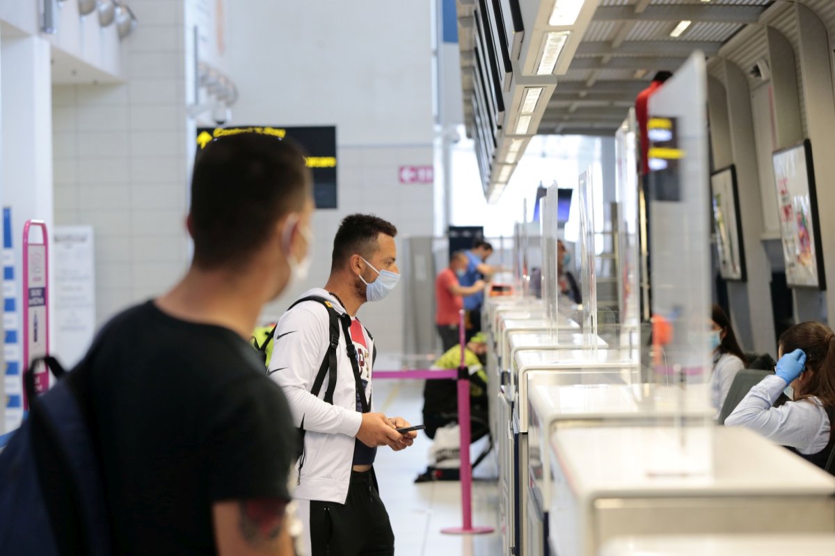 Carantină pentru românii care sosesc din Spania 150617