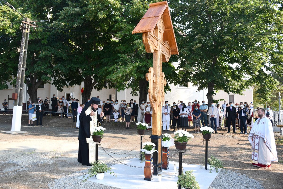 Slujire și binecuvântare la biserica din Comorâște, județul Caraș-Severin 150564