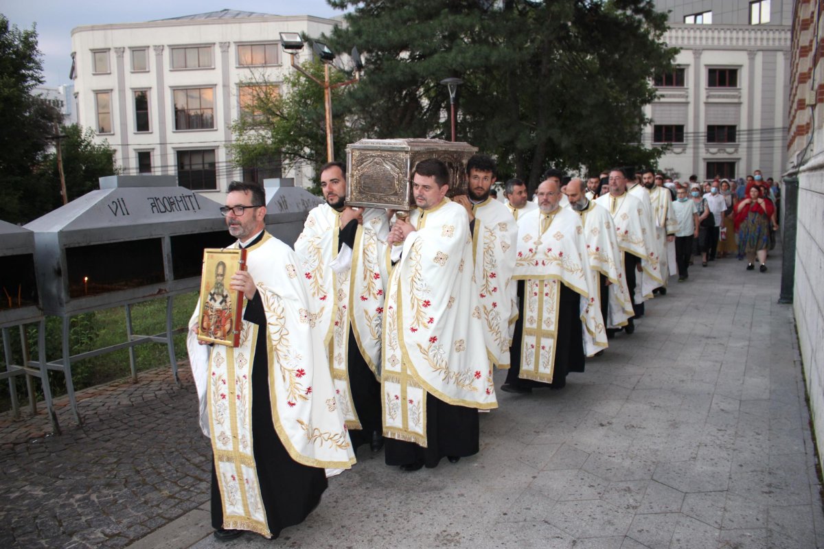 Sfântul Ierarh Nifon, prăznuit la Catedrala Mitropolitană din Craiova 150733