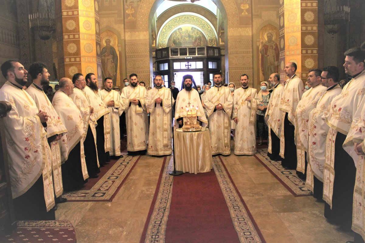 Sfântul Ierarh Nifon, prăznuit la Catedrala Mitropolitană din Craiova 150734