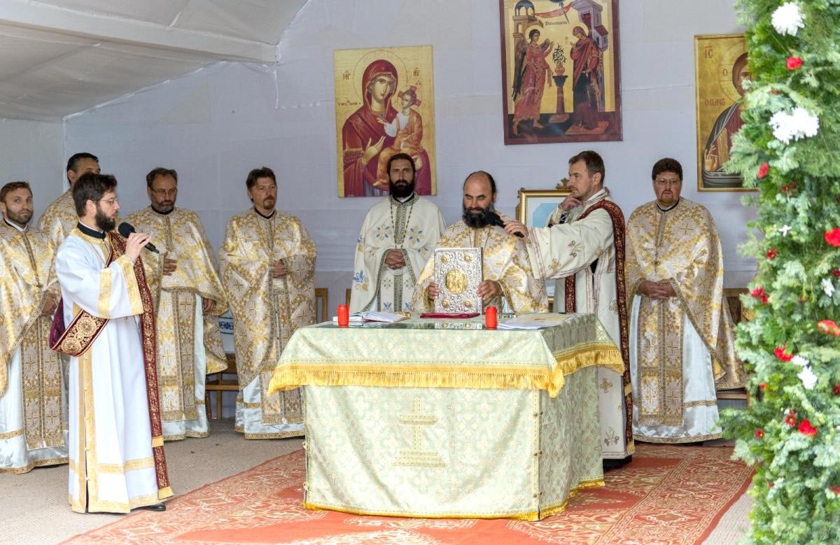 Biserica Mănăstirii Pogleţ a fost resfinţită 151006