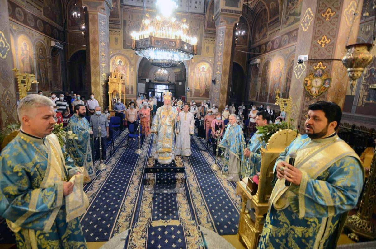 Prăznuirea Adormirii Maicii Domnului în Mitropolia Munteniei şi Dobrogei 150988