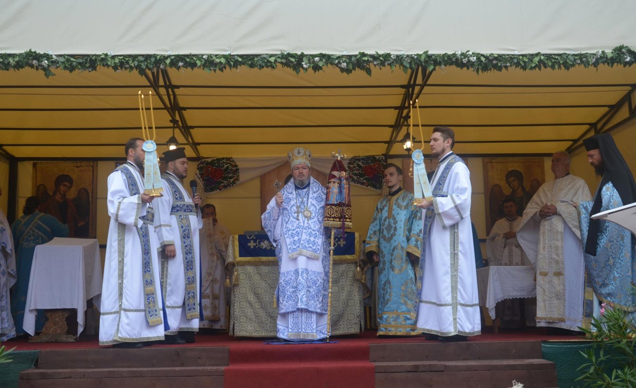 Sărbătoare în Episcopia Oradiei 151129