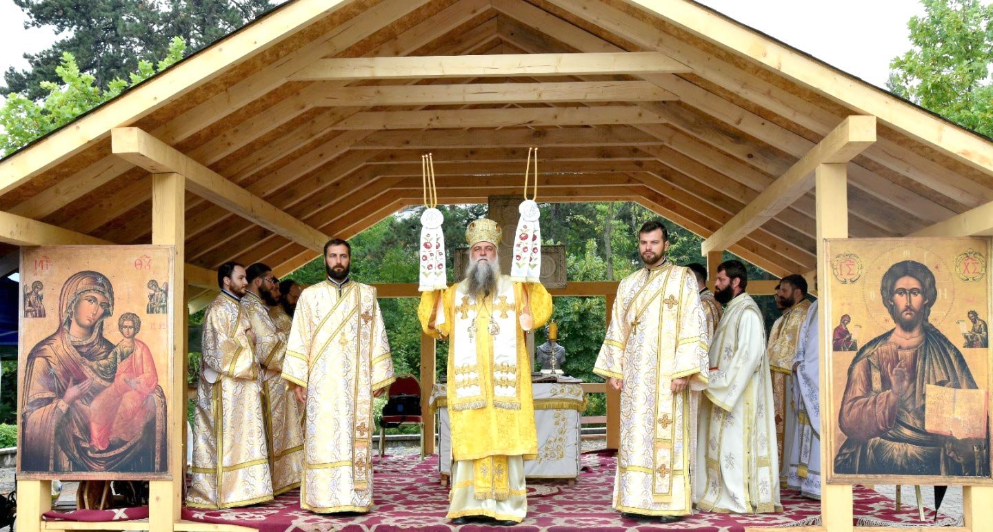 Slujiri arhierești în eparhii din Oltenia 151054