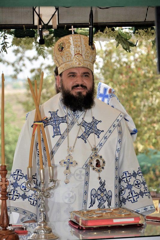 Slujiri arhiereşti în diasporă la praznicul Adormirii Maicii Domnului 151177