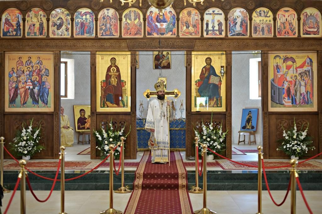 Slujiri arhiereşti în diasporă la praznicul Adormirii Maicii Domnului 151180