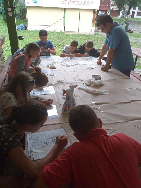 Tabără de pictat icoane pe sticlă la Szentendre, în Ungaria 151169