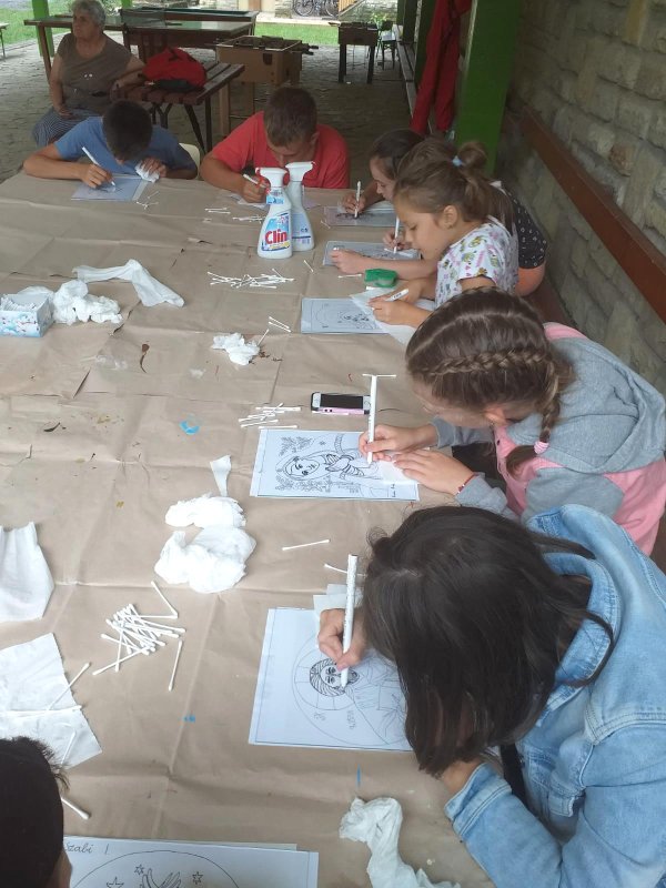 Tabără de pictat icoane pe sticlă la Szentendre, în Ungaria 151170