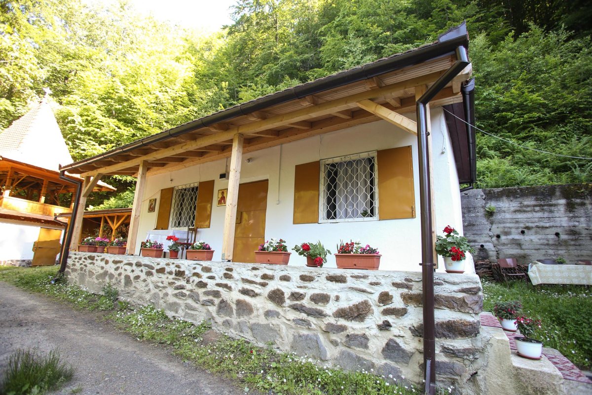 Schitul Foltea, locul de isihie al mărturisitorilor ardeleni 151232