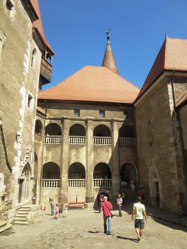 Un castel încărcat de istorie și legende 151301