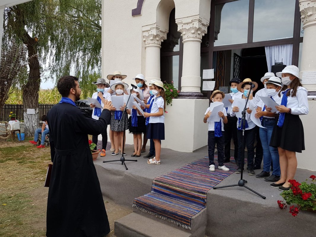 Concert tradiţional la parohia ilfoveană Tâncăbești 151376