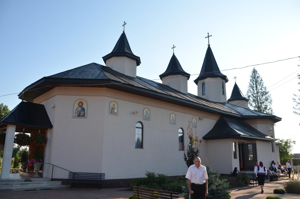 Slujire arhierească la Bivolărie - Vicovu de Sus 151457