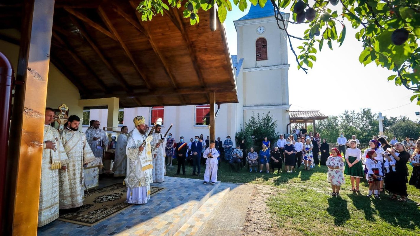 Slujiri arhiereşti în Episcopia Maramureşului şi Sătmarului 151431