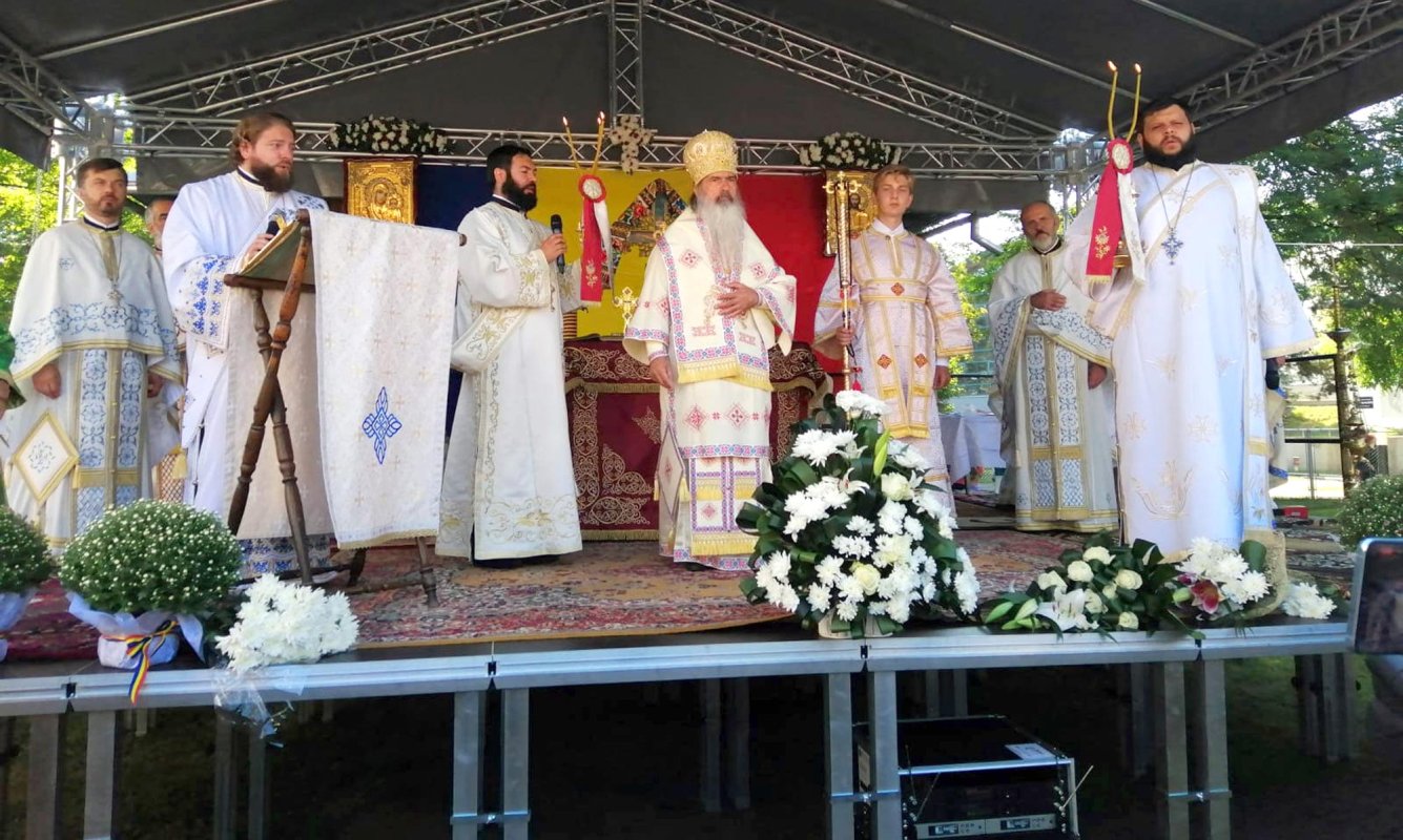 Slujbă arhierească la Gura Humorului 151494