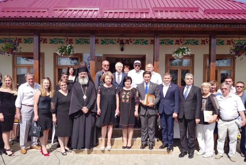 Sfinţirea complexului „Casa memorială Adrian Păunescu” din Copăceni 151573