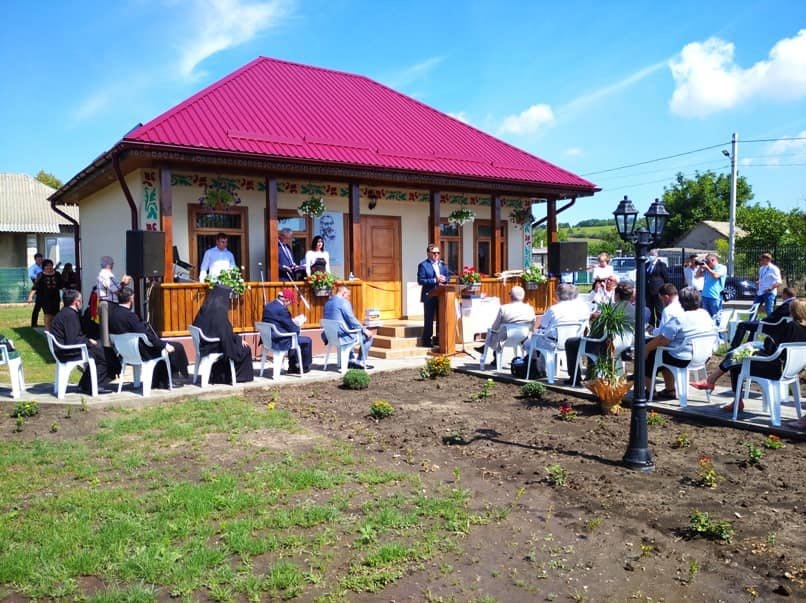 Sfinţirea complexului „Casa memorială Adrian Păunescu” din Copăceni 151574