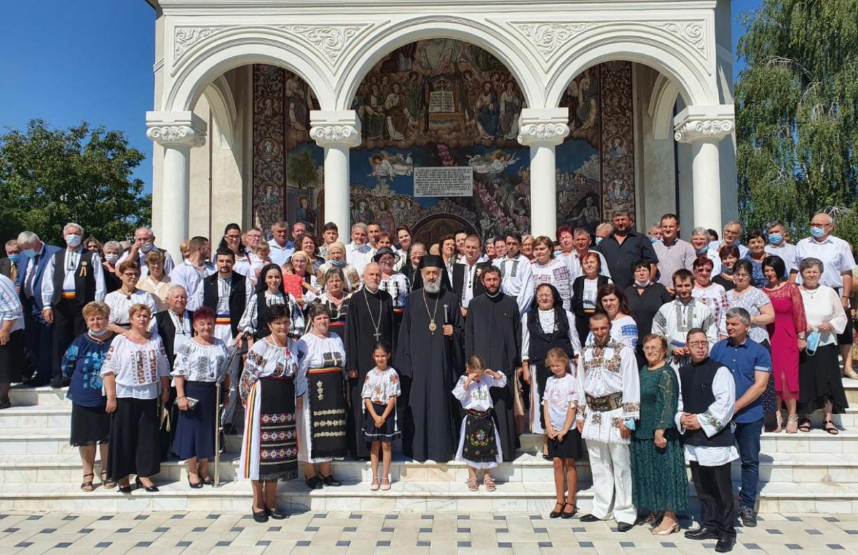 Liturghii arhiereşti în locaşuri de cult mureşene 151713