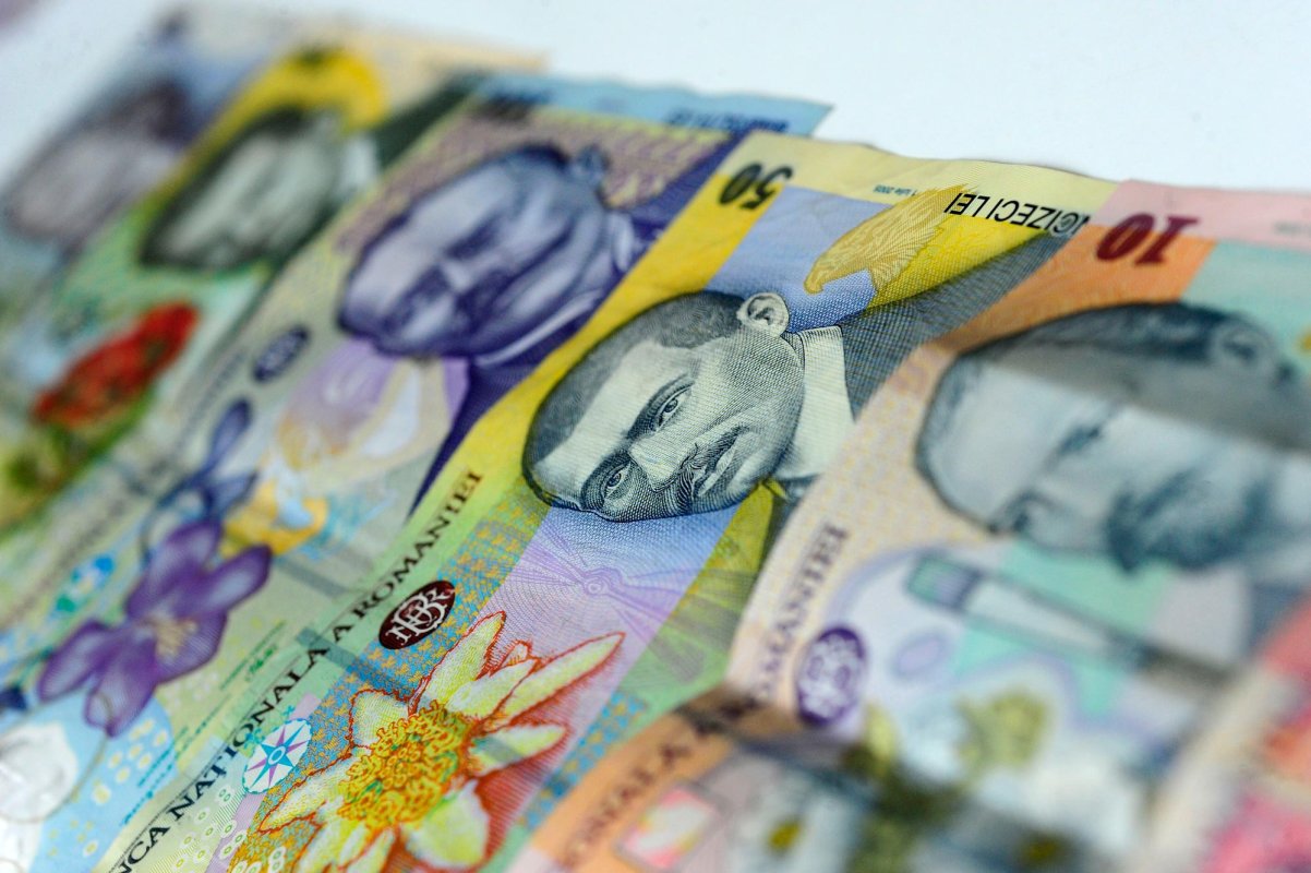 Peste 167 de mii de români primesc ajutor social 151704