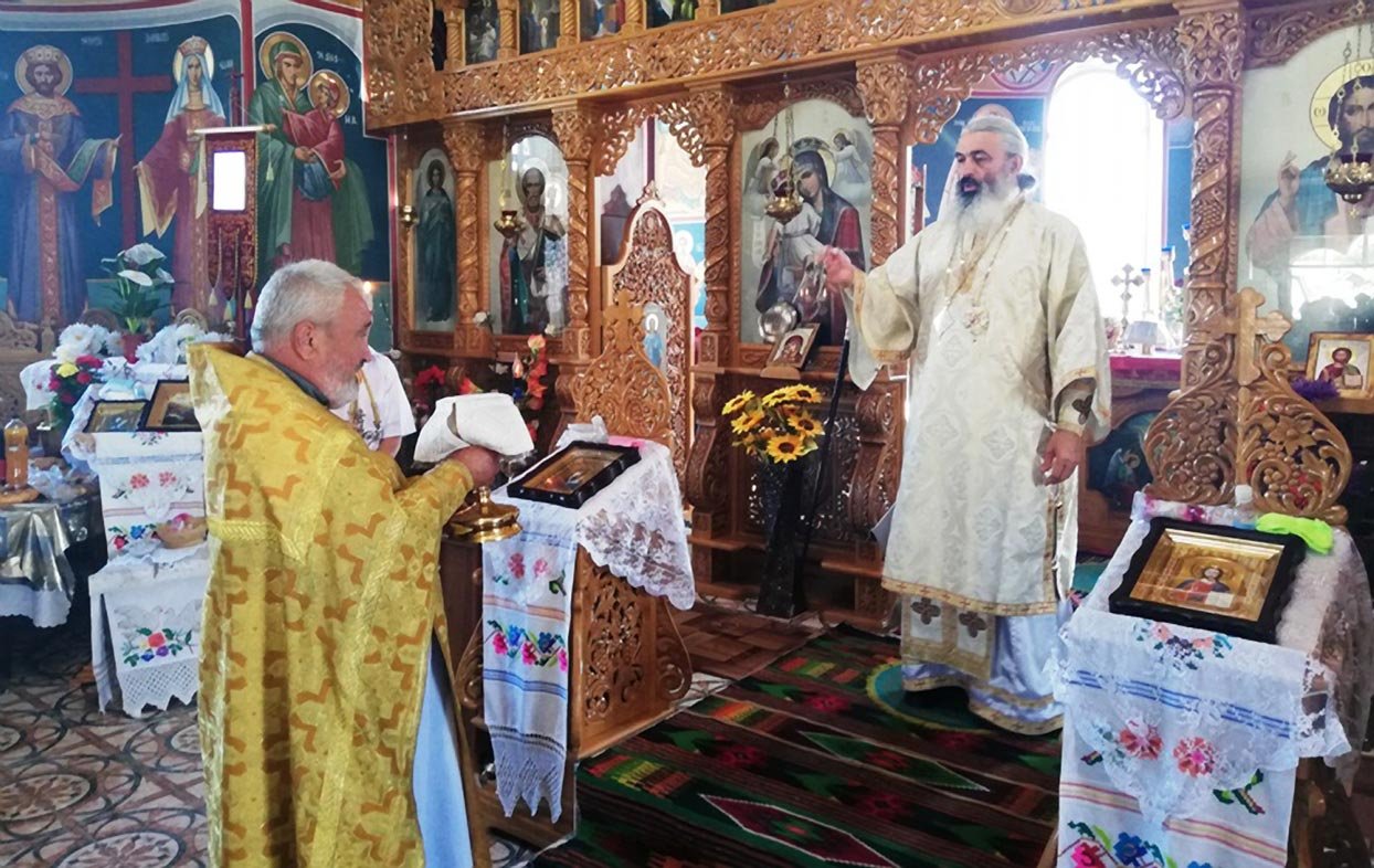 Slujire arhierească în Parohia Chetrosu din Basarabia 151830