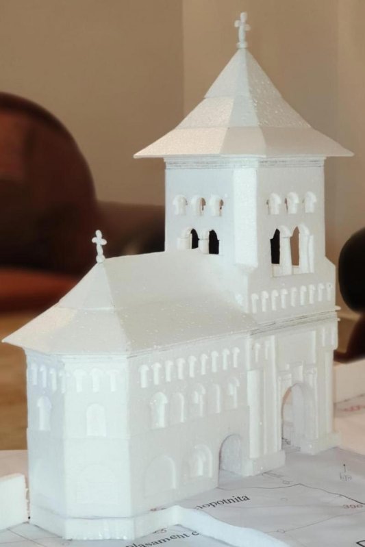 O nouă clopotniţă la Mănăstirea Hadâmbu 152003