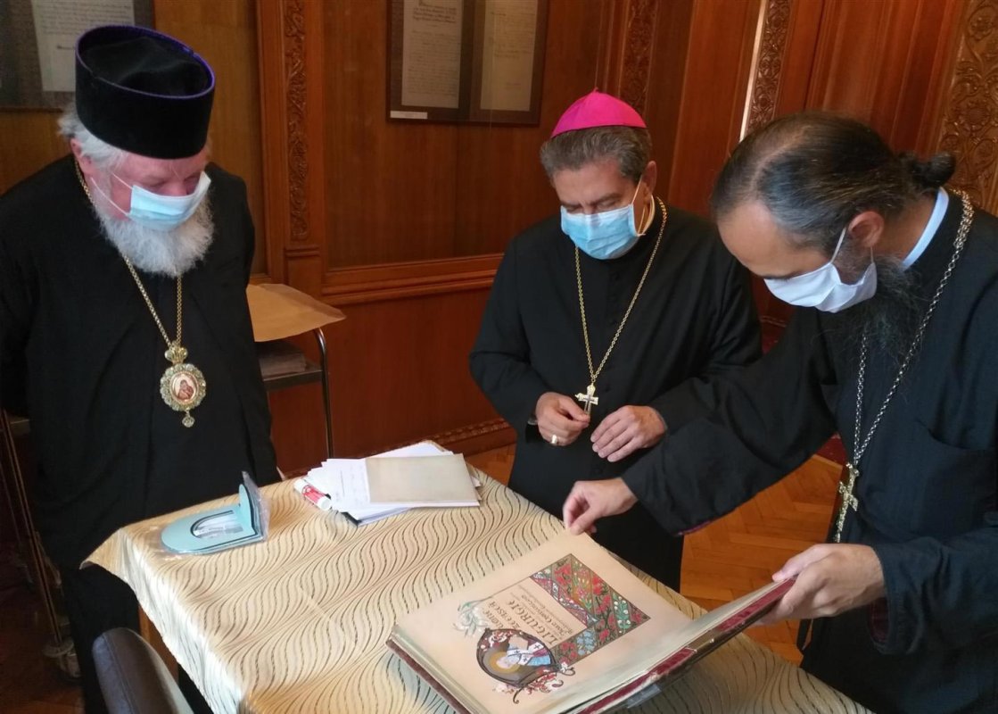 Nunţiul Apostolic în România, în vizită la Mănăstirea Antim 152125