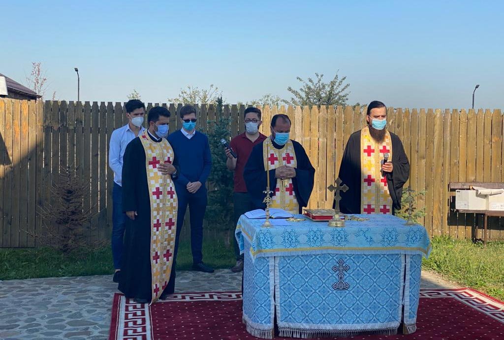 Rechizite și alte daruri pentru elevi din familii defavorizate 152132